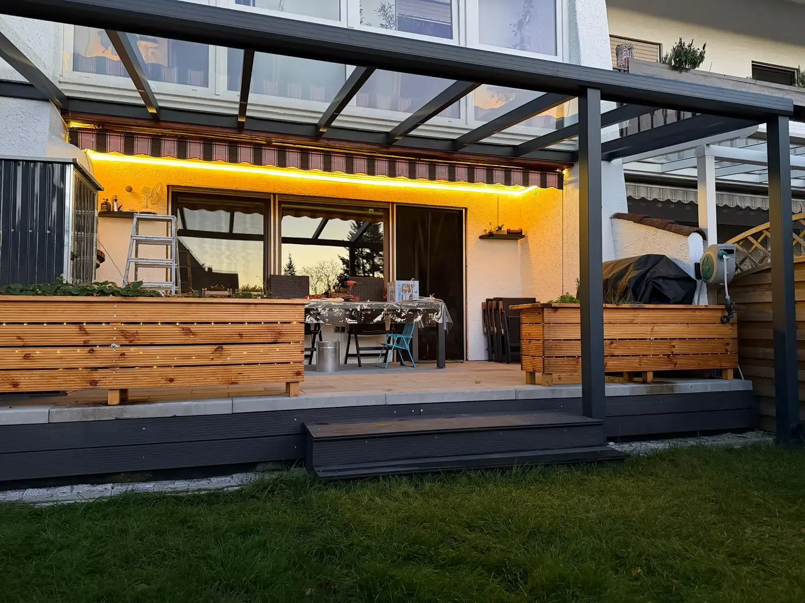 Terrassenüberdachung Obermeitingen Aluminium Anthrazit Glas